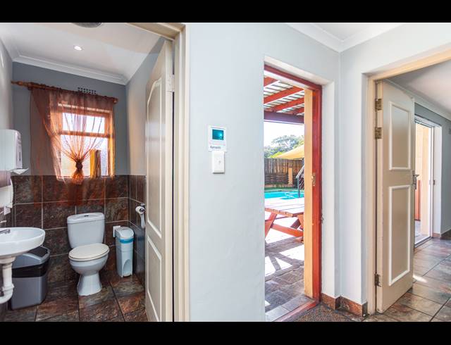 1,600M² GUESTHOUSE FOR SALE IN PANORAMA